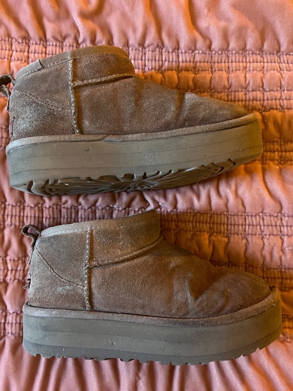 UGG Kids Brown Cozy Faux-Shearling Lined One-Piece Slip-On Platform